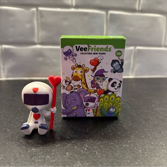 VeeFriends Heart Trooper 2" Mini Figure Collectibles Blind Box Macy's 2022 - Picture 4 of 4